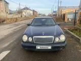 Mercedes-Benz E 230 1997 года за 1 800 000 тг. в Караганда