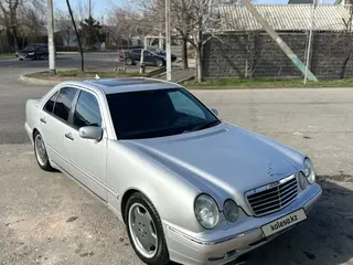 Mercedes-Benz E 280