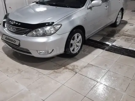 Toyota Camry 2005 года за 5 000 000 тг. в Актау – фото 2