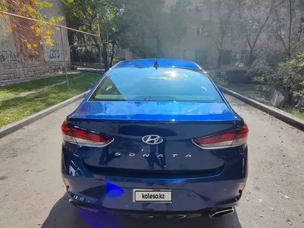 Hyundai Sonata 2018 года за 7 000 000 тг. в Алматы – фото 18