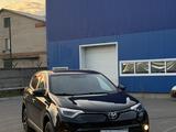 Toyota RAV4 2018 года за 10 000 000 тг. в Петропавловск – фото 3