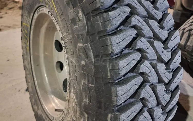 Грязевая шина Тоуо 305/70R16 б/уүшін500 000 тг. в Атырау