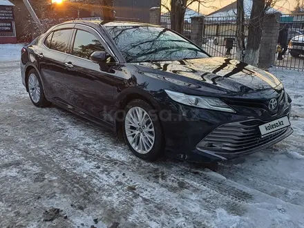 Toyota Camry 2018 года за 14 000 000 тг. в Алматы – фото 10