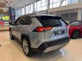 Toyota RAV4 Luxe 2025 годаүшін22 119 605 тг. в Алматы – фото 2