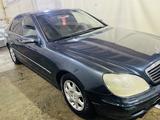 Mercedes-Benz S 320 1999 годаfor3 100 000 тг. в Караганда – фото 2