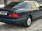 Mercedes-Benz E 200 1997 годаүшін2 650 000 тг. в Астана – фото 4