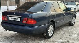 Mercedes-Benz E 200 1997 года за 2 650 000 тг. в Астана – фото 4