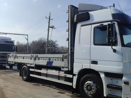 Mercedes-Benz  Actros 1999 года за 12 500 000 тг. в Алматы – фото 2