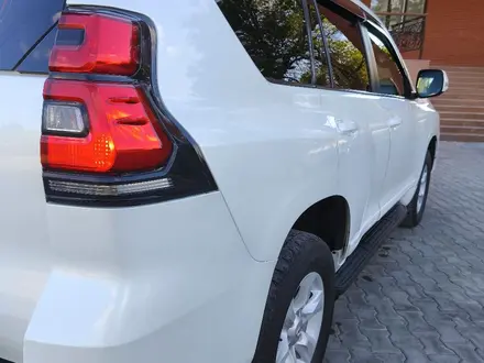 Toyota Land Cruiser Prado 2011 года за 13 900 000 тг. в Актобе – фото 18