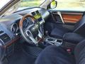 Toyota Land Cruiser Prado 2011 года за 13 900 000 тг. в Актобе – фото 19