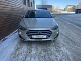 Hyundai Elantra 2017 годаfor7 200 000 тг. в Караганда – фото 2