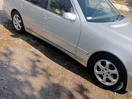 Mercedes-Benz E 320 2002 года за 5 500 000 тг. в Кулан – фото 19