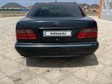 Mercedes-Benz E 320 1999 годаүшін3 500 000 тг. в Атырау – фото 4