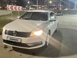 Volkswagen Passat 2014 года за 6 200 000 тг. в Алматы – фото 3