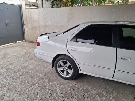 Toyota Camry 1999 года за 2 900 000 тг. в Актау – фото 2