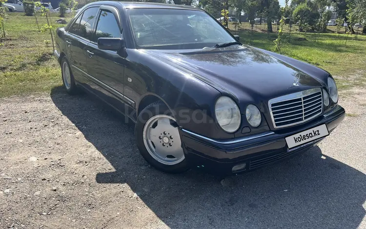 Mercedes-Benz E 240 1998 годаүшін2 400 000 тг. в Алматы