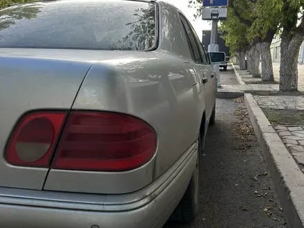 Mercedes-Benz E 280 1997 года за 2 850 000 тг. в Караганда – фото 5