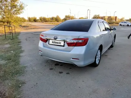 Toyota Camry 2013 года за 8 000 000 тг. в Актобе – фото 3