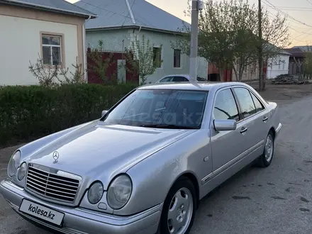Mercedes-Benz E 280 1997 года за 3 500 000 тг. в Кызылорда – фото 2