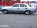 Mercedes-Benz E 200 1993 года за 1 400 000 тг. в Жезказган – фото 3