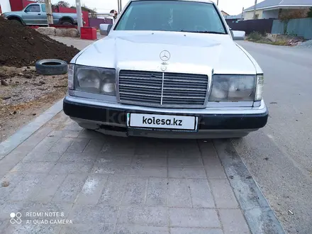 Mercedes-Benz E 200 1993 года за 1 400 000 тг. в Жезказган – фото 4