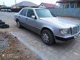 Mercedes-Benz E 200 1993 года за 1 400 000 тг. в Жезказган – фото 5