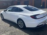 Hyundai Sonata 2022 года за 12 000 000 тг. в Усть-Каменогорск – фото 4