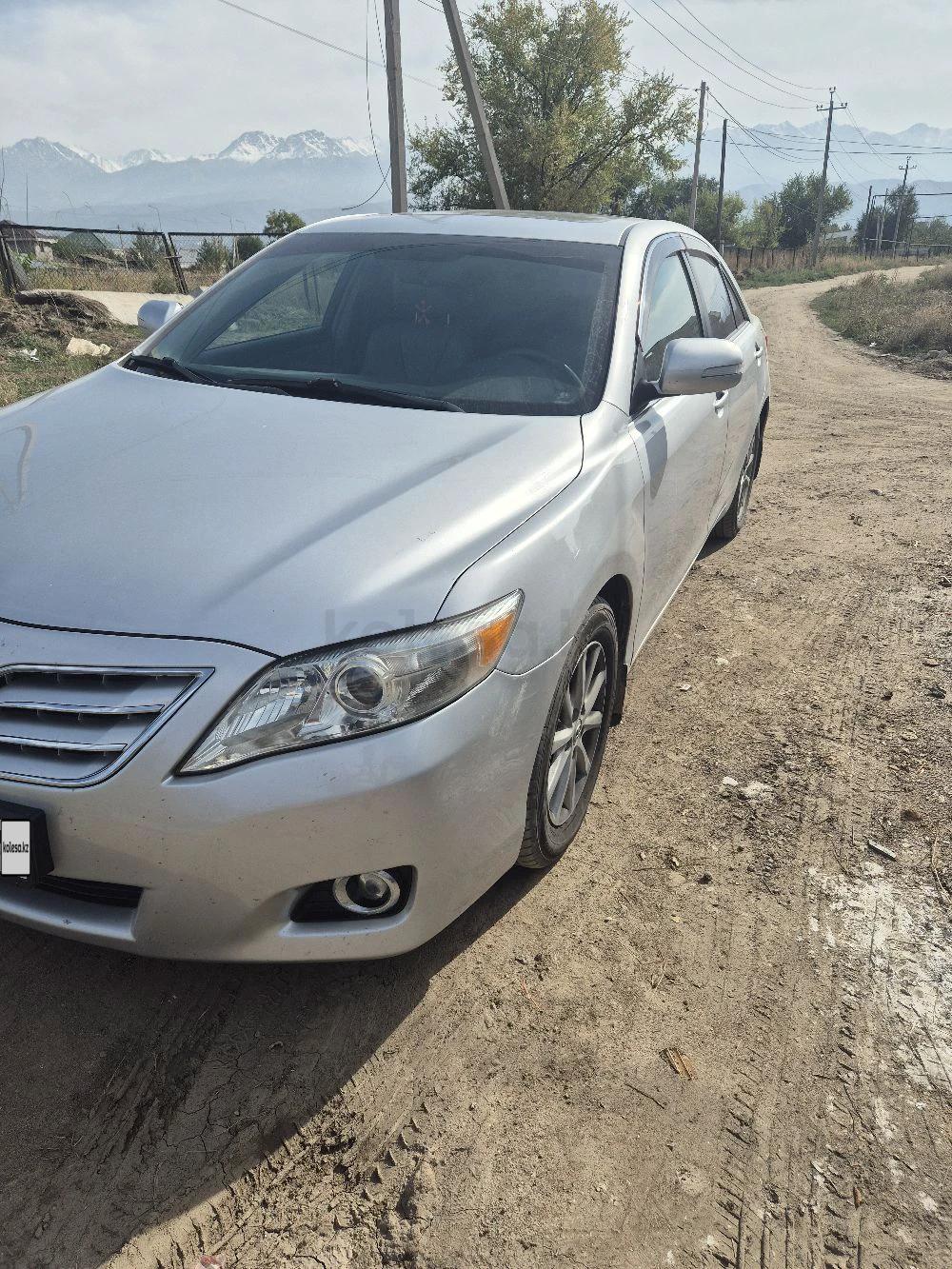 Toyota Camry 2010 г.