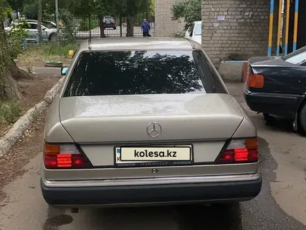 Mercedes-Benz E 230 1990 года за 1 400 000 тг. в Павлодар – фото 3