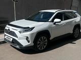 Toyota RAV4 2021 года за 18 700 000 тг. в Астана