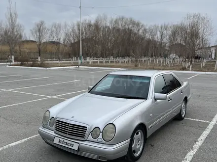 Mercedes-Benz E 280 1998 года за 4 400 000 тг. в Кызылорда