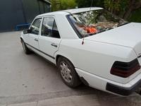 Mercedes-Benz E 200 1986 года за 685 714 тг. в Караганда