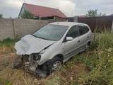 Nissan Almera Tino 2003 года за 300 000 тг. в Алматы