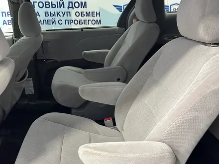 Toyota Sienna 2017 года за 15 000 000 тг. в Тараз – фото 6