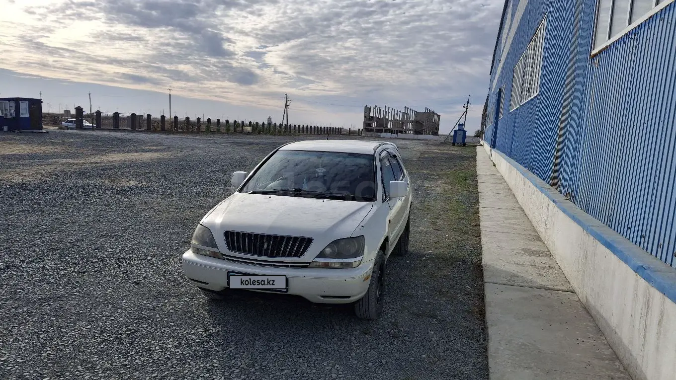 Toyota Harrier, 2001