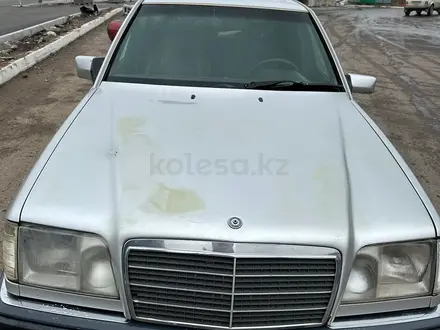 Mercedes-Benz E 200 1994 года за 1 400 000 тг. в Караганда – фото 3