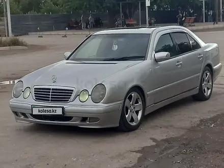 Mercedes-Benz E 200 2001 года за 4 500 000 тг. в Астана