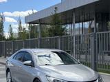 Toyota Camry 2016 года за 8 000 000 тг. в Актобе – фото 2