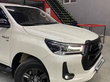 Toyota Hilux 2021 года за 22 400 000 тг. в Актау