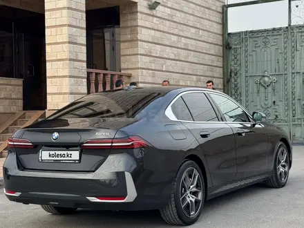 BMW 520 2024 года за 32 000 000 тг. в Шымкент – фото 2