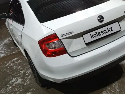 Skoda Rapid 2014 года за 3 900 000 тг. в Уральск – фото 3