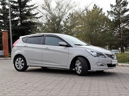 Hyundai Solaris 2015 года за 5 500 000 тг. в Караганда – фото 2