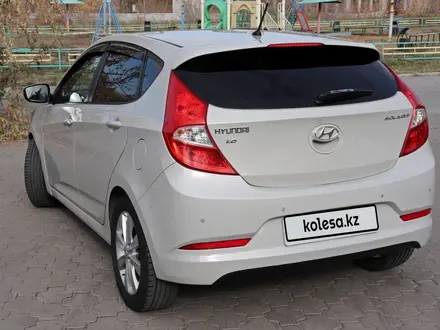 Hyundai Solaris 2015 года за 5 500 000 тг. в Караганда – фото 11