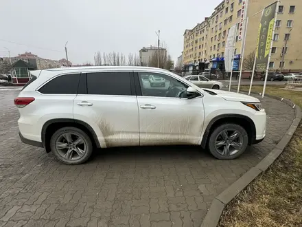 Toyota Highlander 2017 года за 13 700 000 тг. в Актобе – фото 36