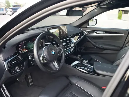 BMW 5 серия 2022 года за 23 500 000 тг. в Алматы – фото 18