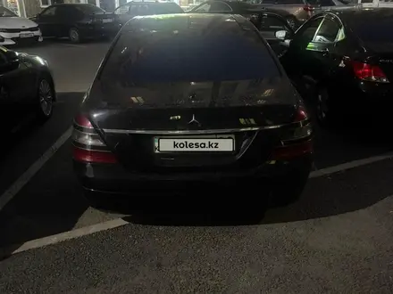 Mercedes-Benz S 550 2006 года за 4 500 000 тг. в Алматы – фото 2