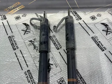 Амортизатор задний пневмо Prado 150 GX460 за 100 000 тг. в Астана