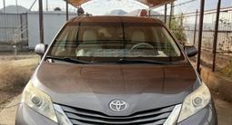 Toyota Sienna 2014 года за 13 500 000 тг. в Атырау