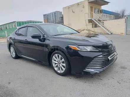 Toyota Camry 2018 года за 12 500 000 тг. в Актау – фото 3