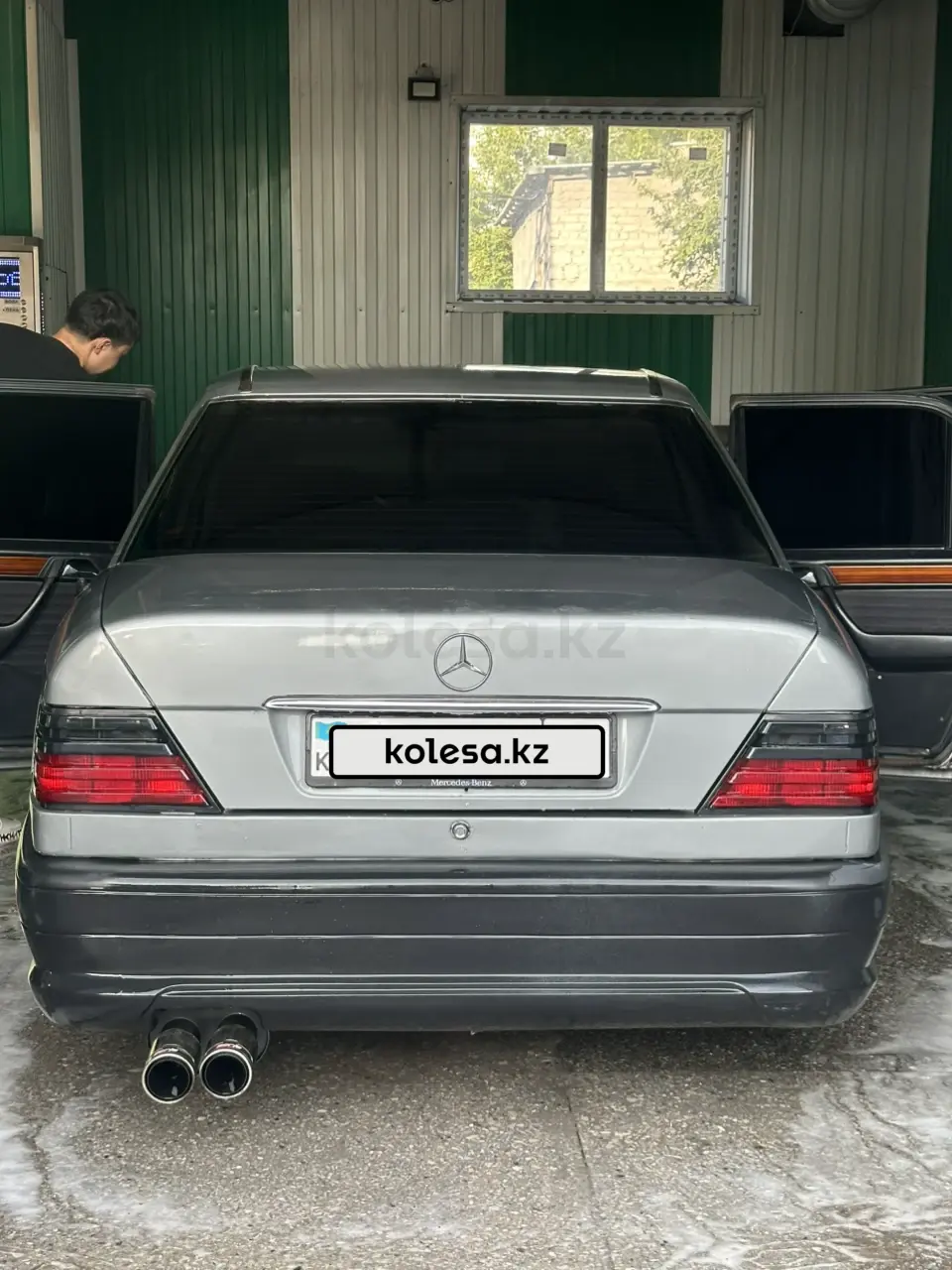 Mercedes-Benz E-Class, 1993
